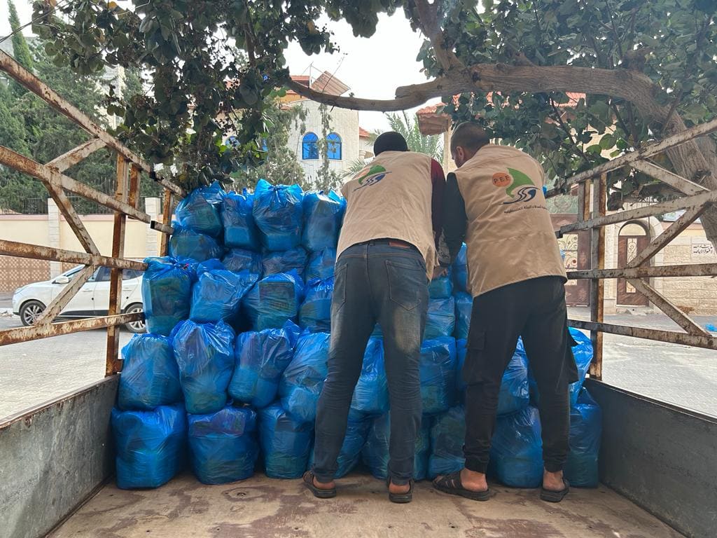 樂施會早前透過在地合作伙伴「the Palestinian Environmental Friends (PEF)」，向當地家庭派發1,000份衛生包